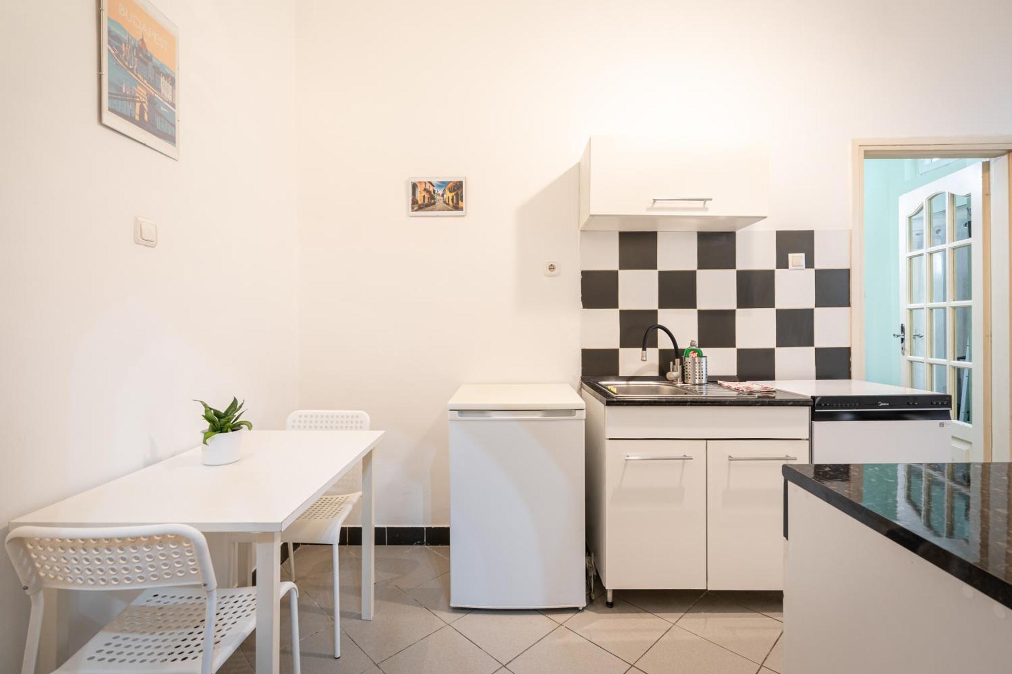Affordable Heroes' Square Residence Budapest Kültér fotó